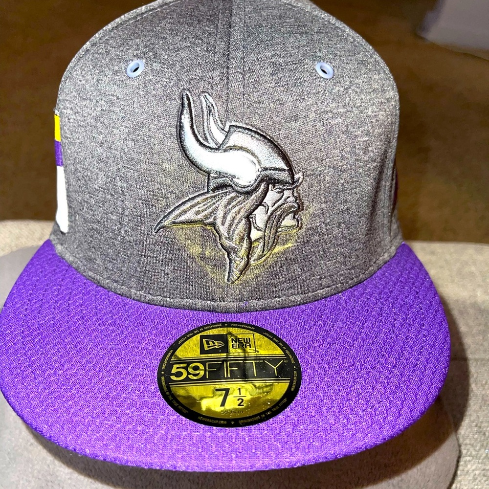 Minnesota Vikings New Era 59Fifty fitted cap embroidered